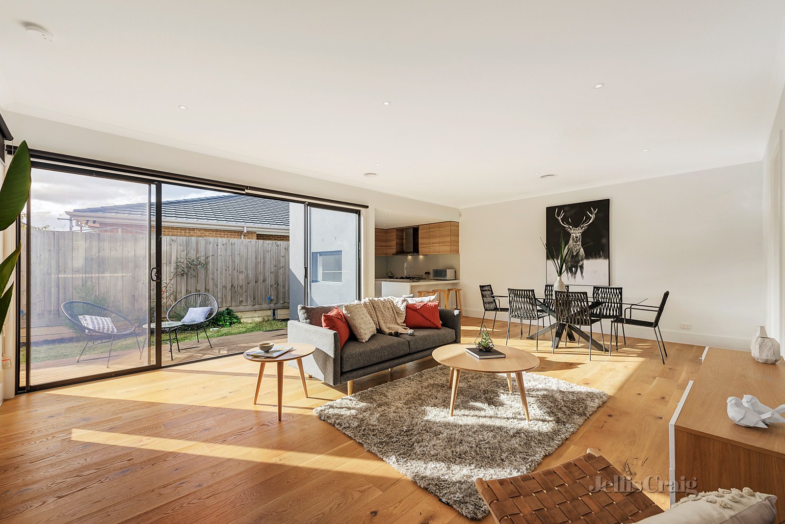 2/19 Grenfell Road, Mount Waverley image 2