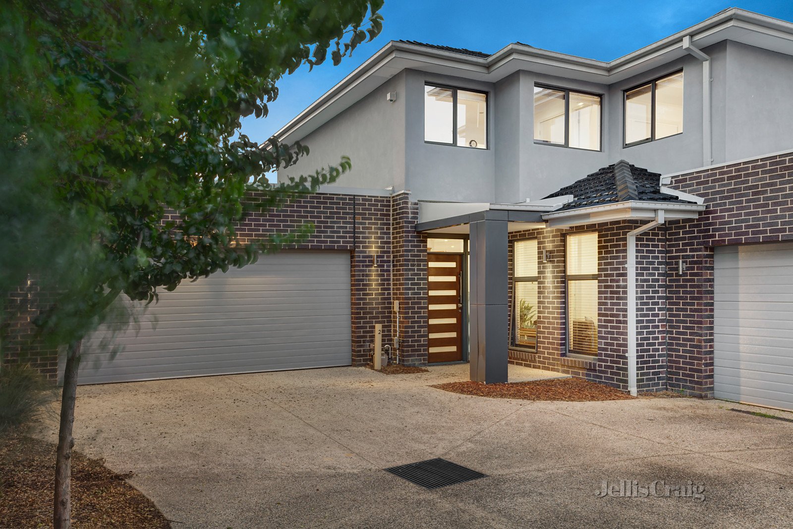 2/19 Headingley Road, Mount Waverley image 2