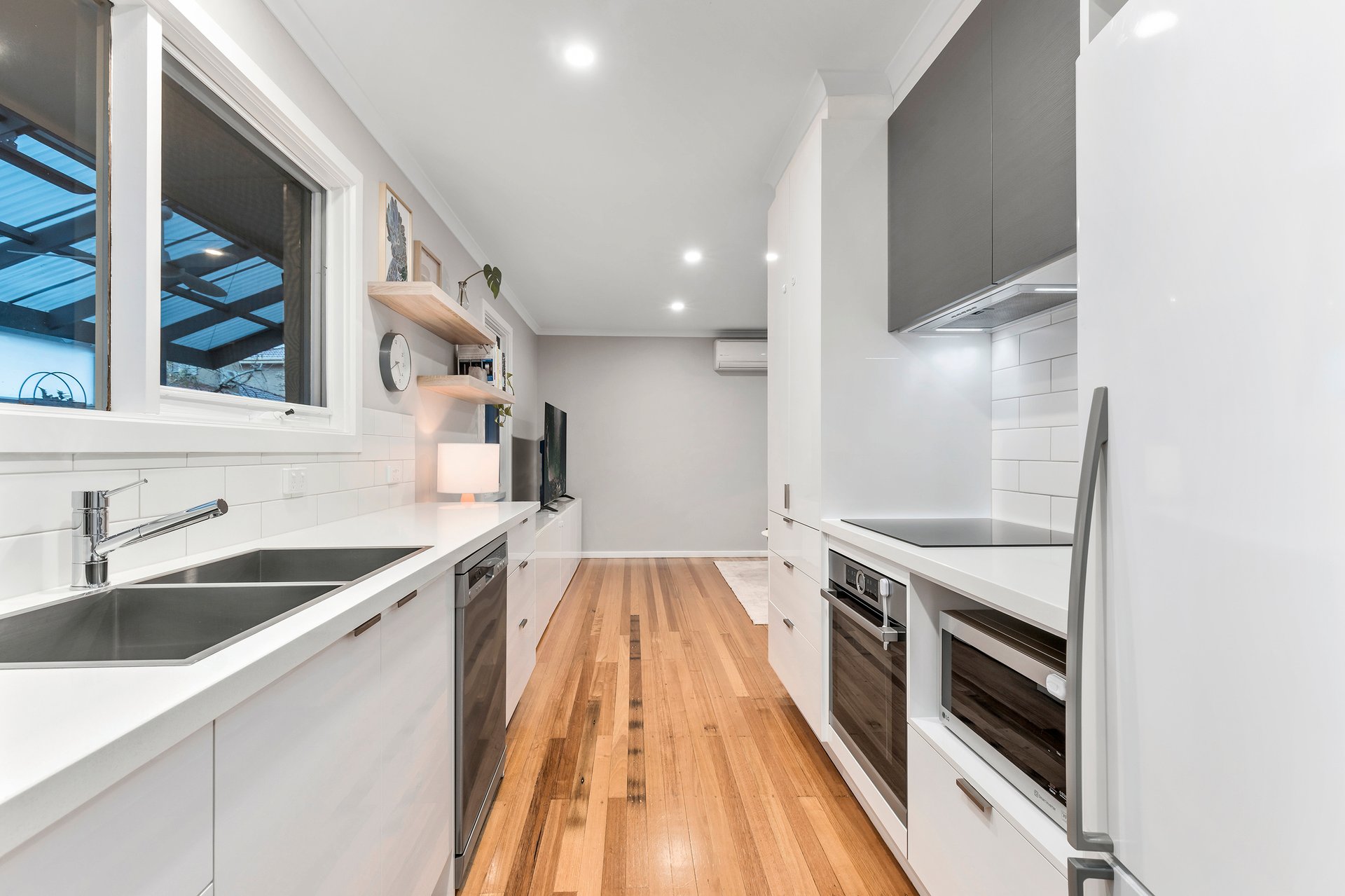2/19 Janice Road, Glen Waverley image 3