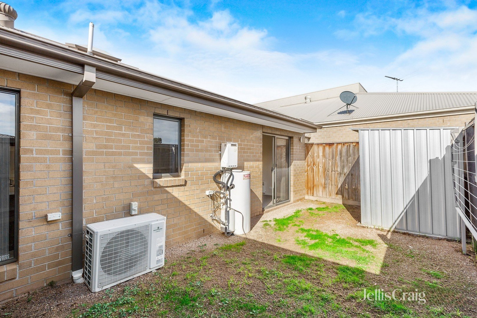 2/19 Larson Avenue, Tarneit image 9