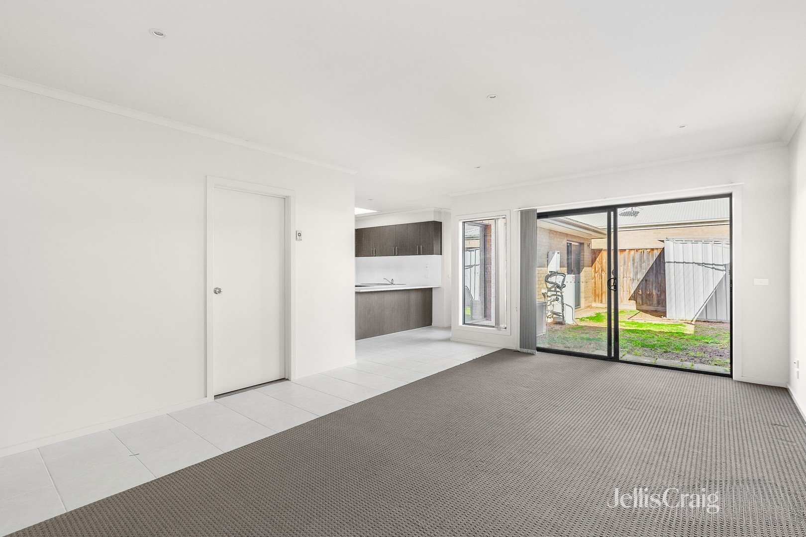 2/19 Larson Avenue, Tarneit image 2