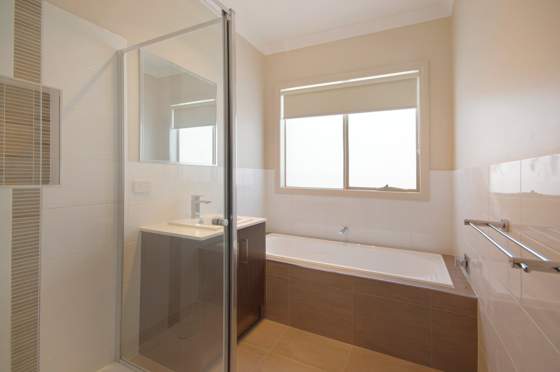 2/19 McNeill Avenue, East Geelong image 6