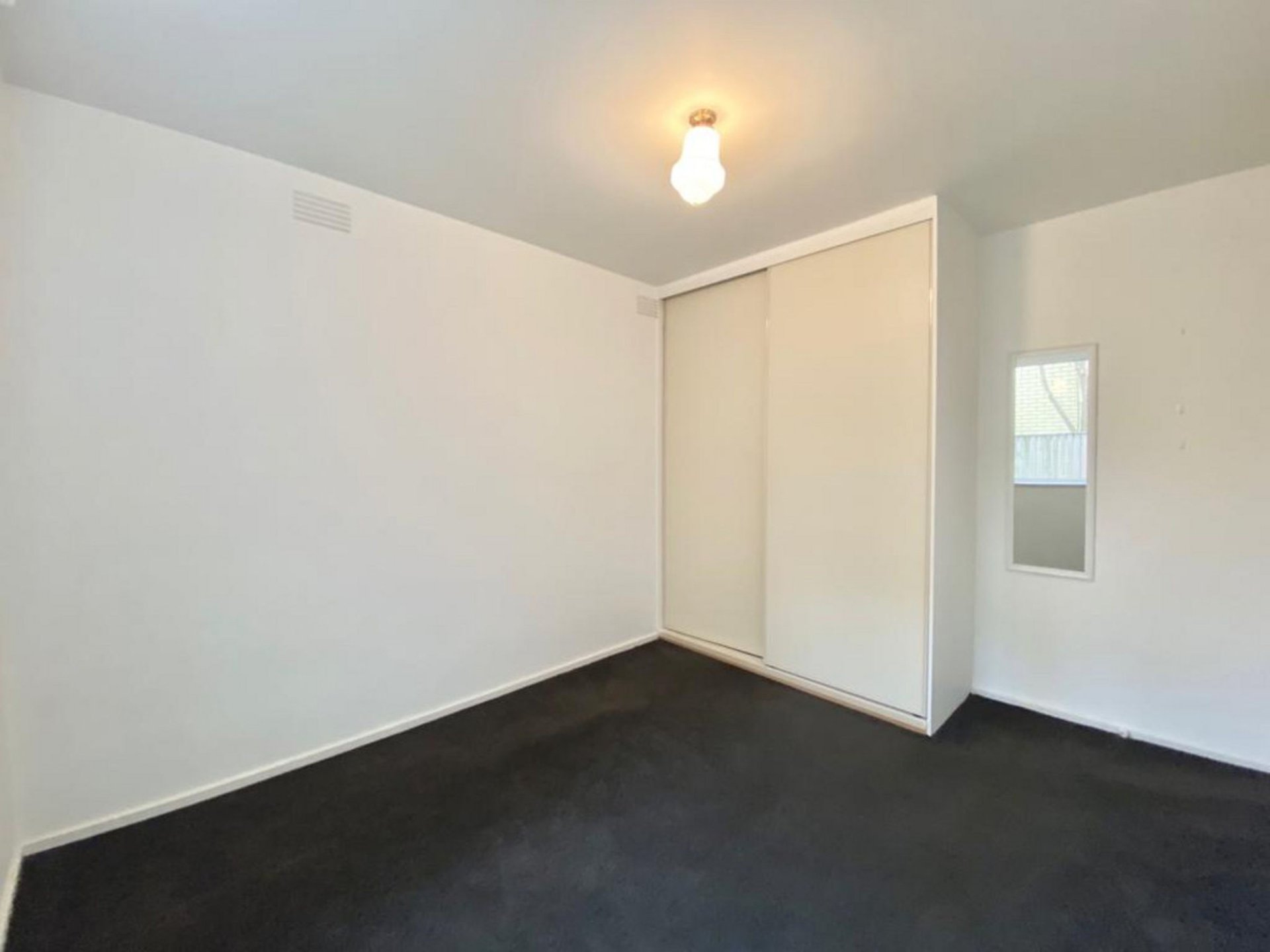 Property Gallery Thumbnail 7