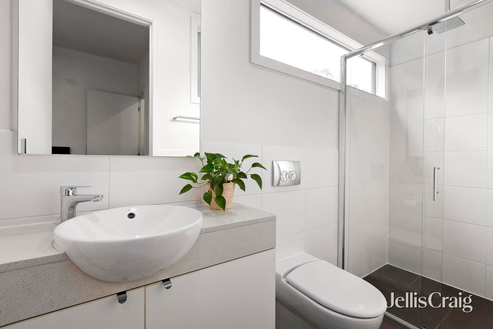2/19 Ruskin Street, Elwood image 8