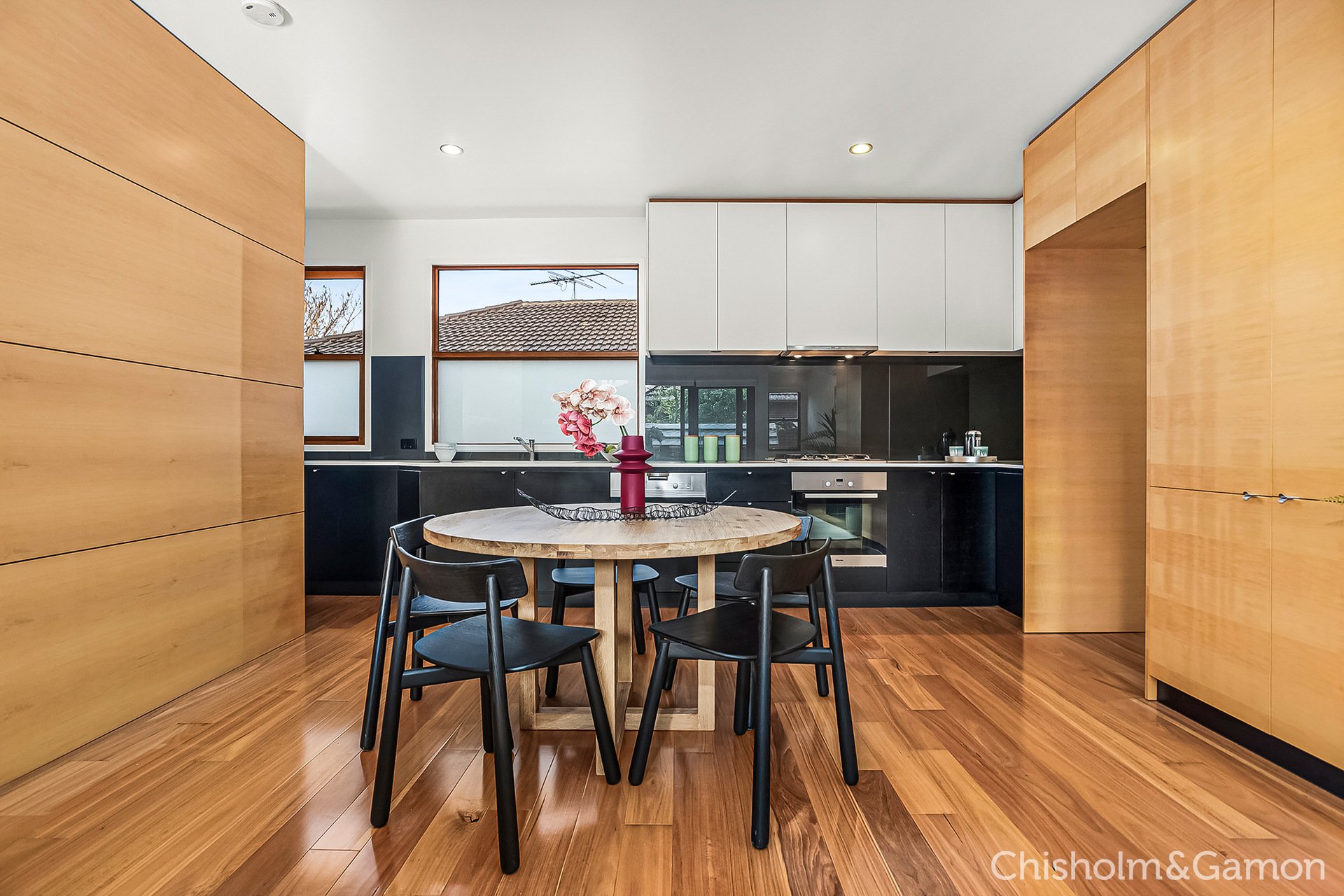 2/19 Ruskin Street, Elwood image 2