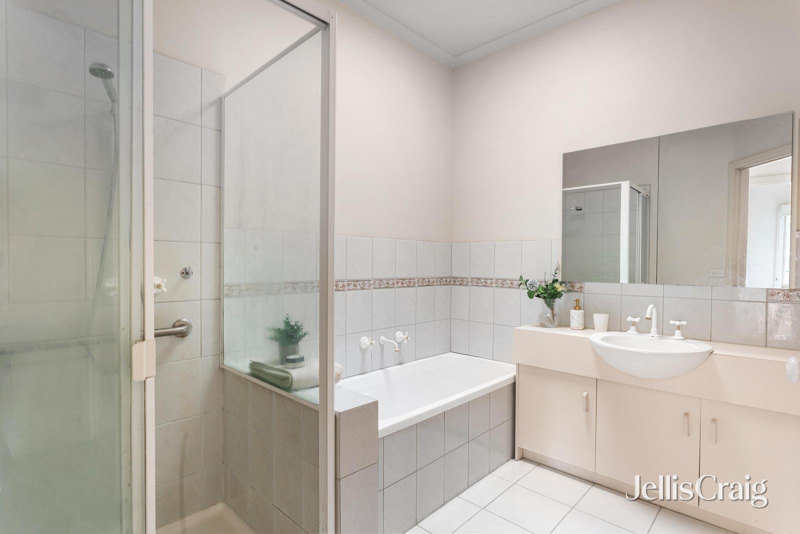 2/19 Stewart Street, Ormond image 9
