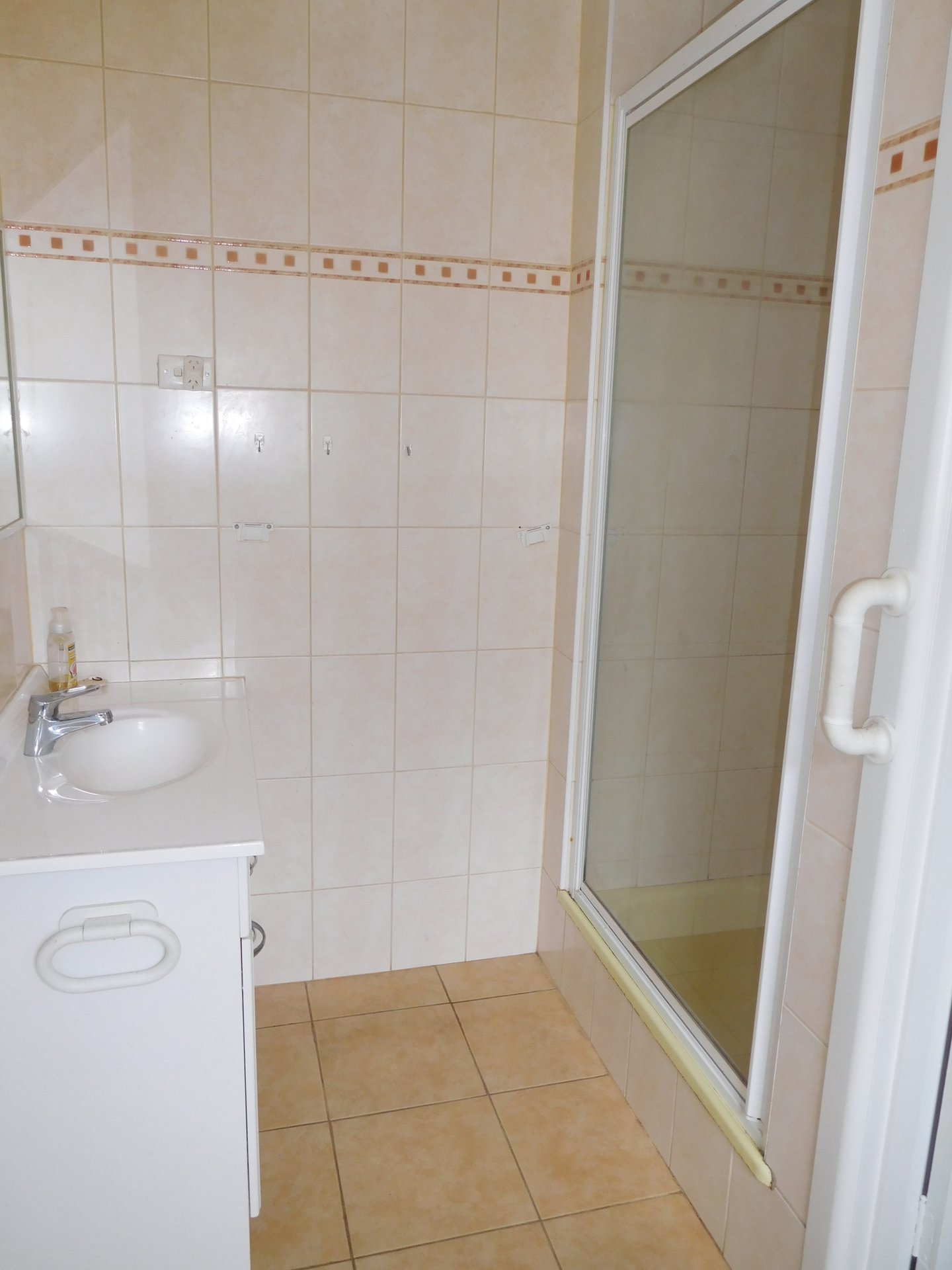 Property Gallery Thumbnail 3