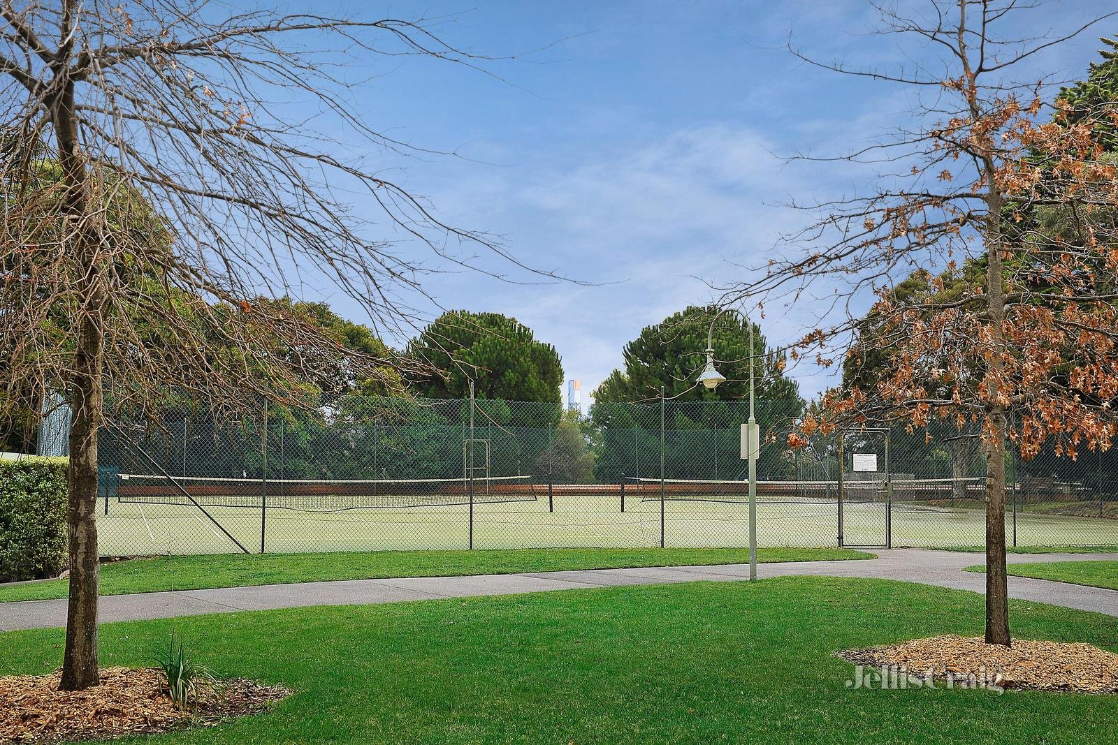 219 Wiltshire Drive, Kew image 11