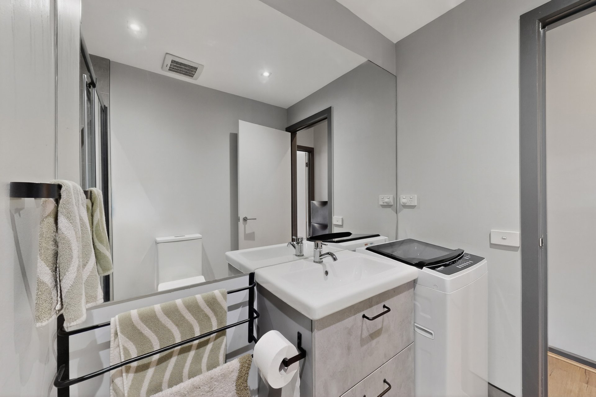 2/190 Mount Alexander Road, Travancore image 11