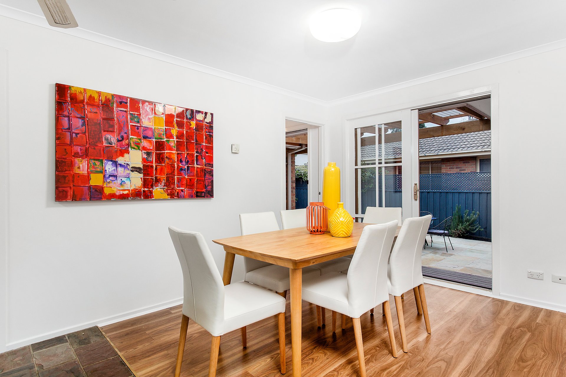 2/190 Weatherall Road, Cheltenham image 4