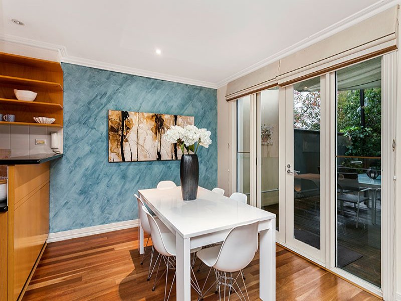 21/912 Glenferrie Road, Kew image 2