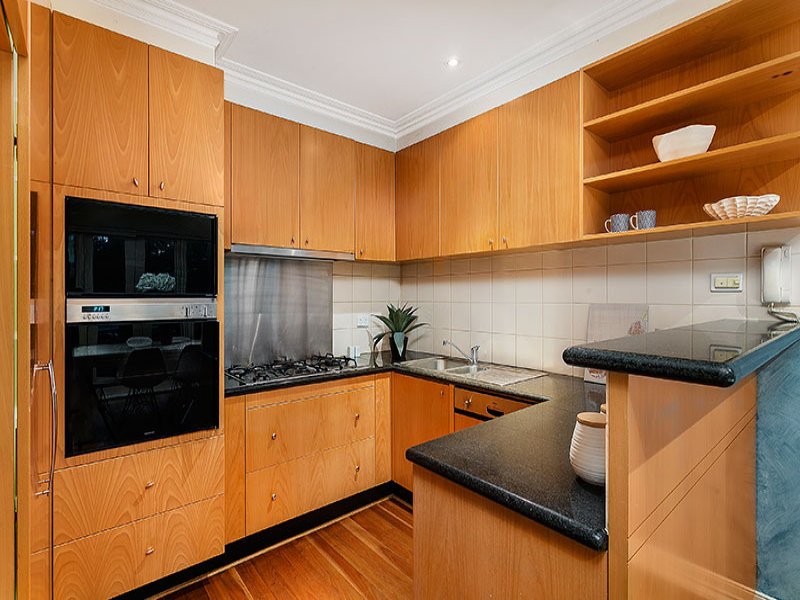 21/912 Glenferrie Road, Kew image 3
