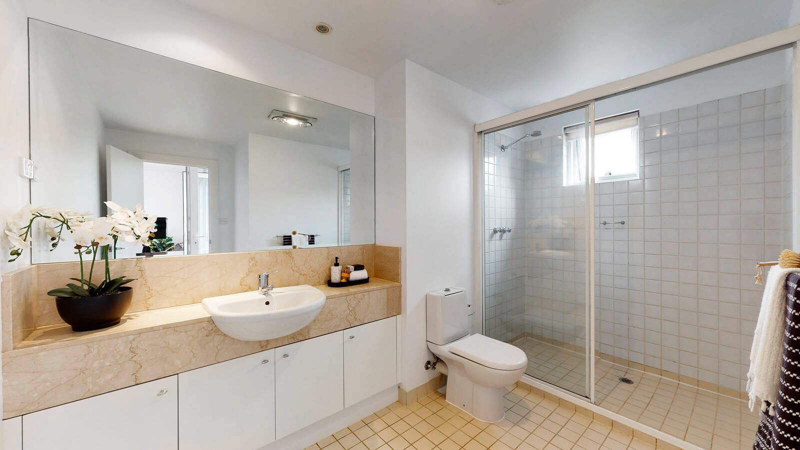 Property Gallery Thumbnail 6