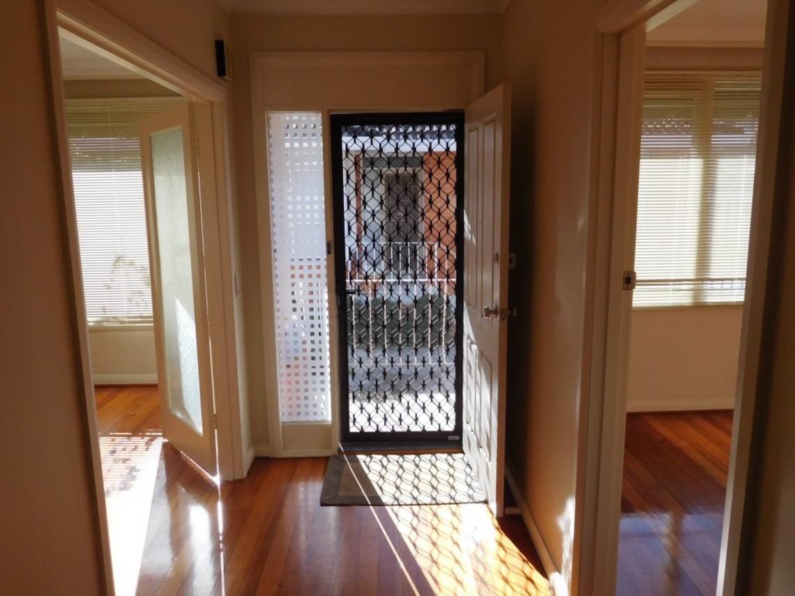 2/193 Grange Road, Glen Huntly image 4