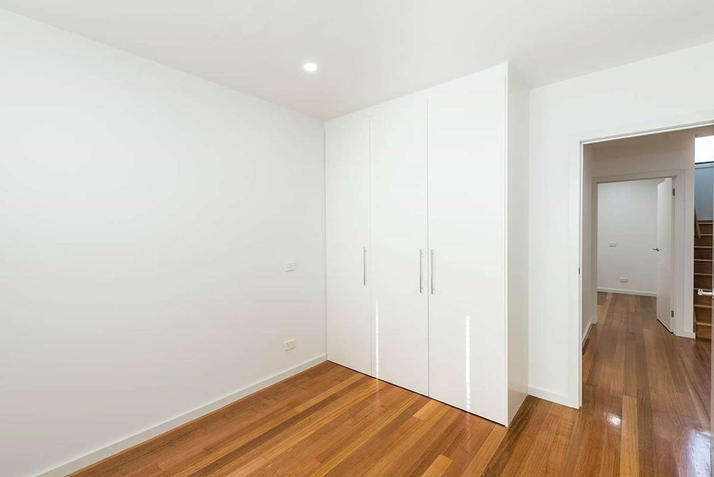 2/196 Beach Road, Mordialloc image 5