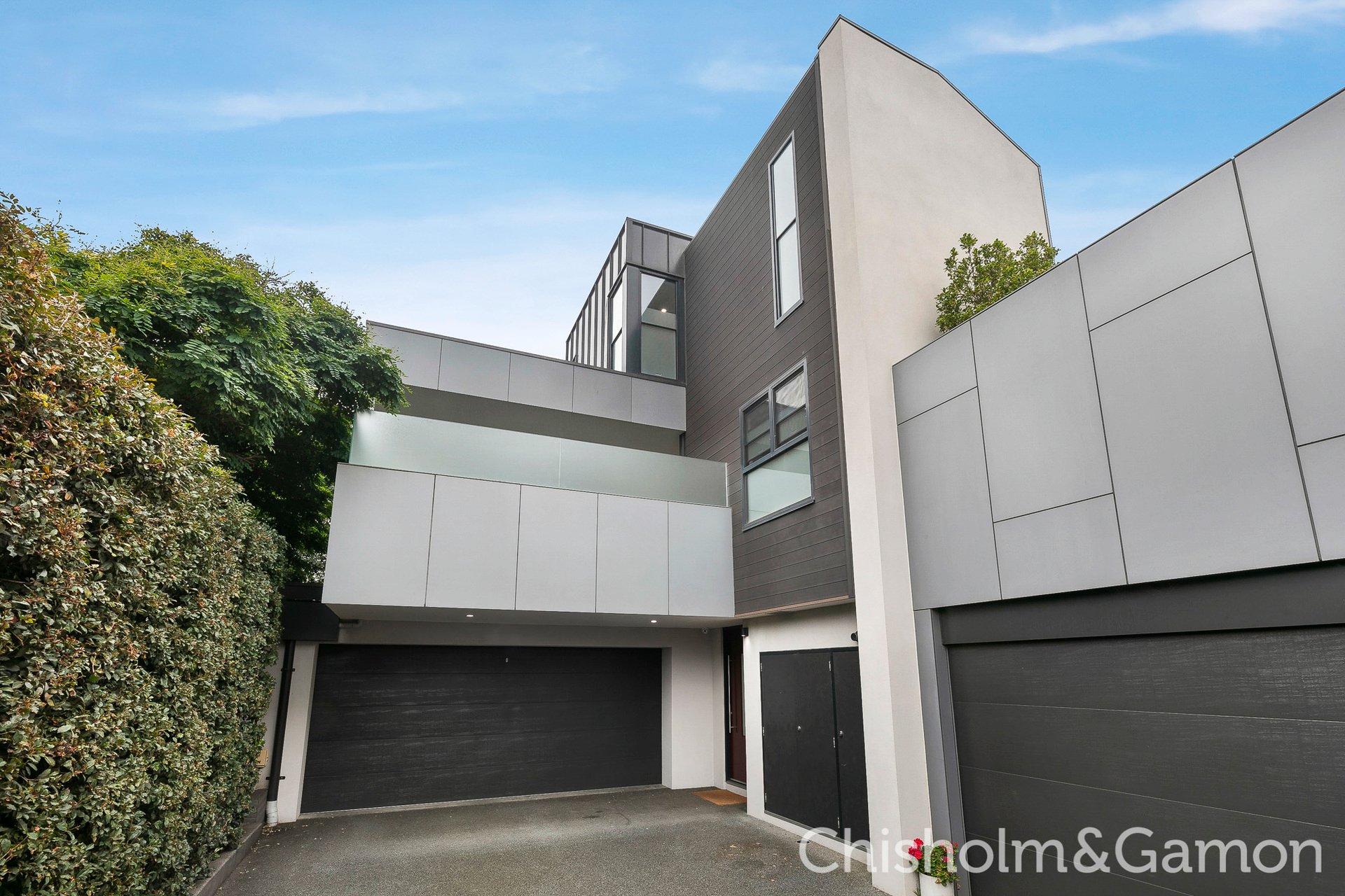 2/196 Graham Street, Port Melbourne image 2
