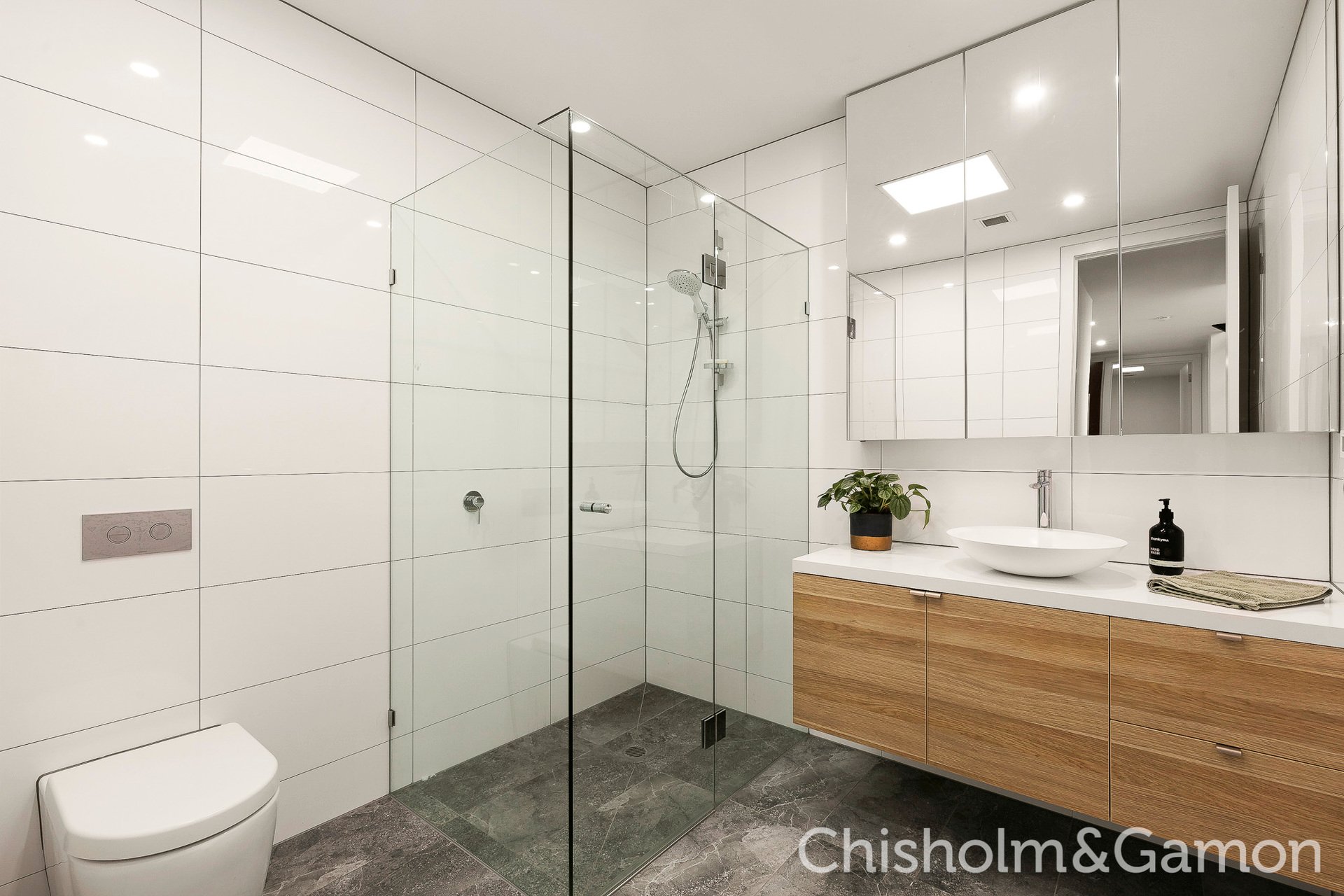 2/196 Graham Street, Port Melbourne image 9
