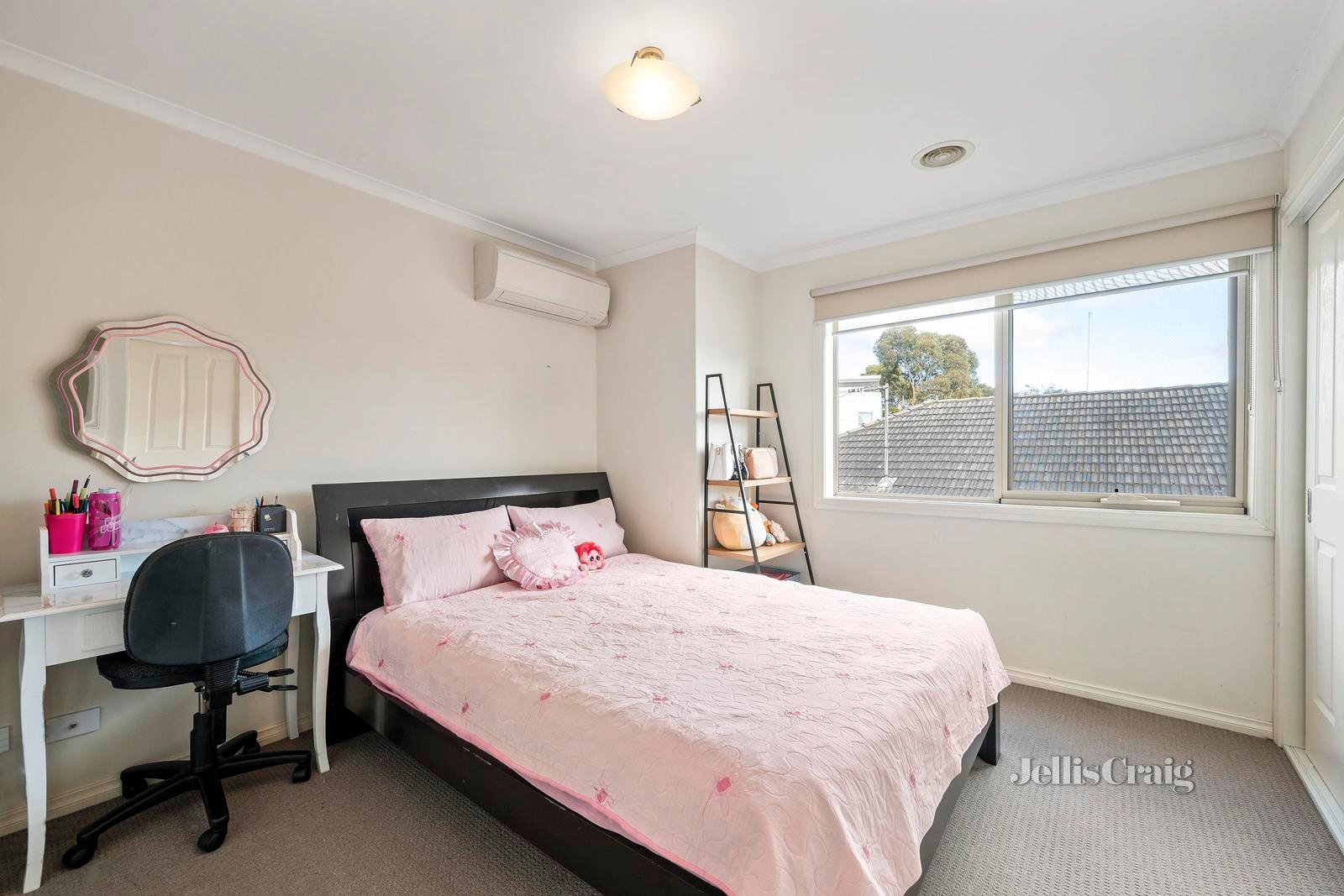 2/196 Hull Road, Mooroolbark image 7
