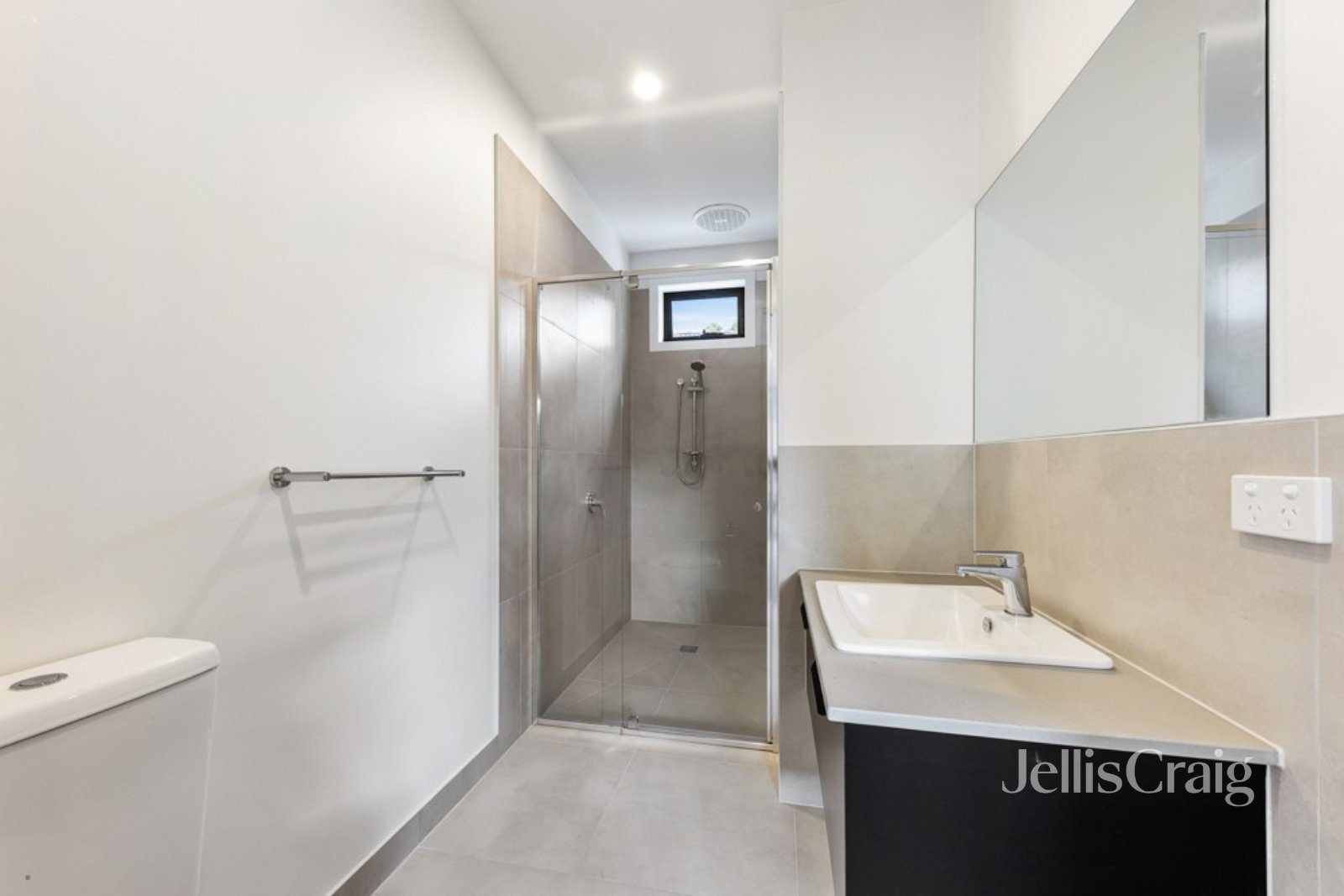 2/198 Hawdon Street, Heidelberg image 7