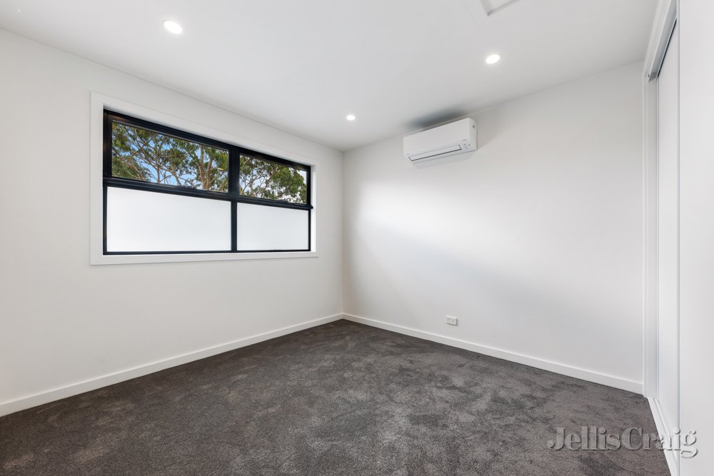 2/198 Hawdon Street, Heidelberg image 5