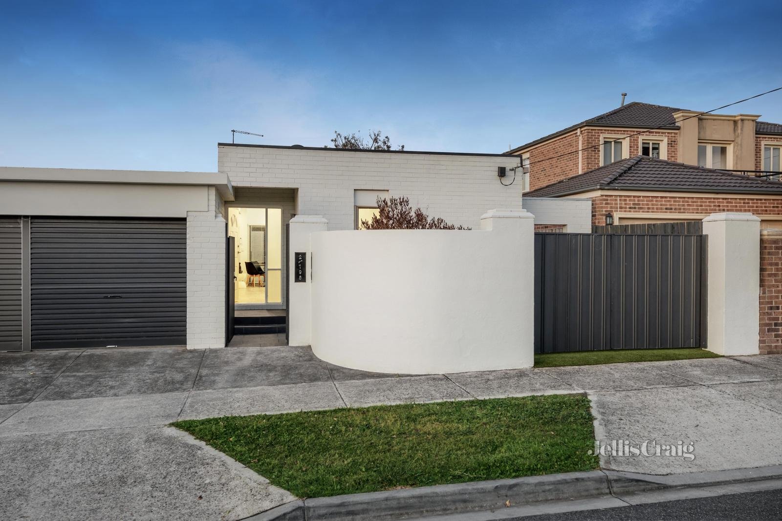 2/198 Jasper Road, Bentleigh image 4