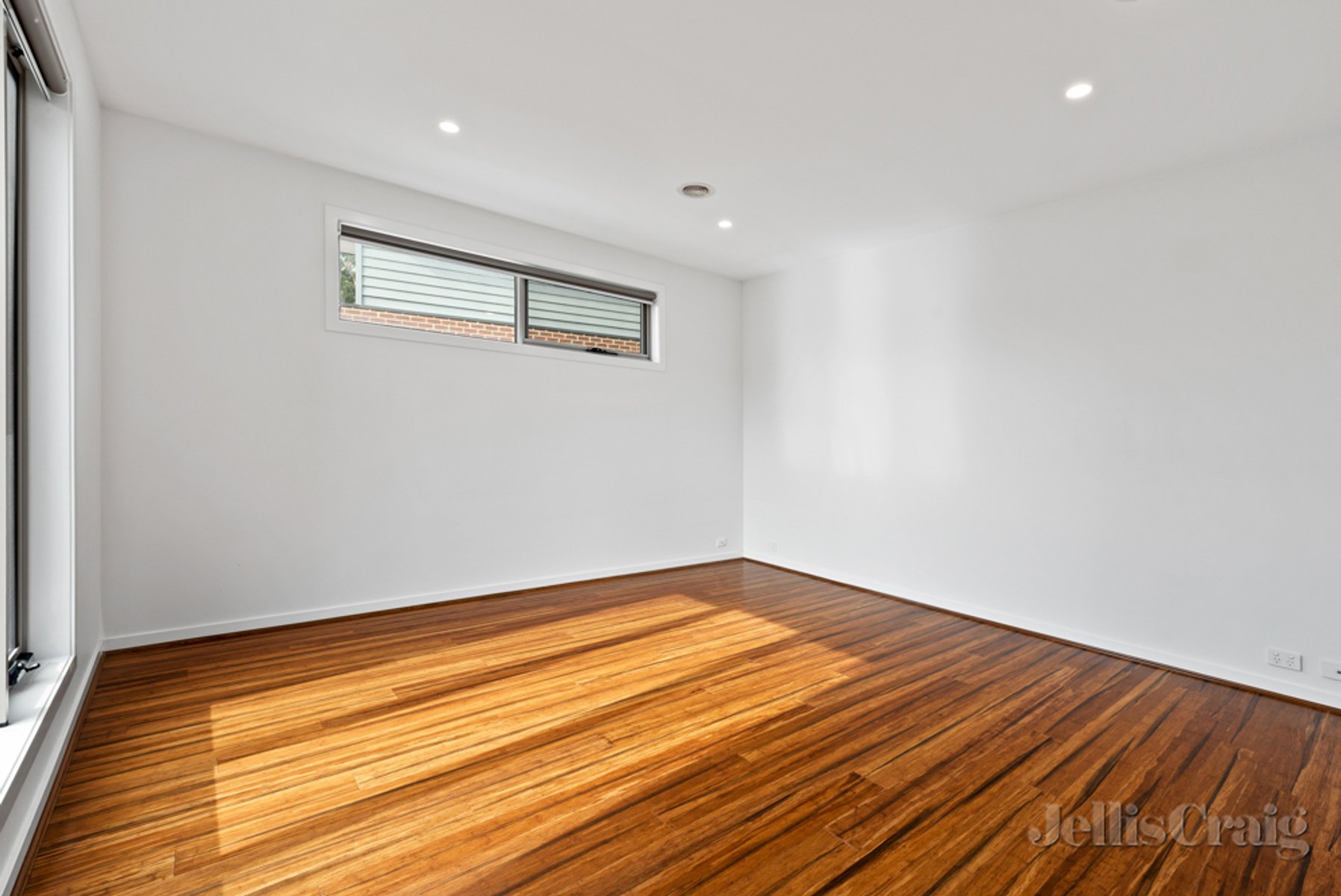 2/198 Sherbourne Road, Eltham image 2