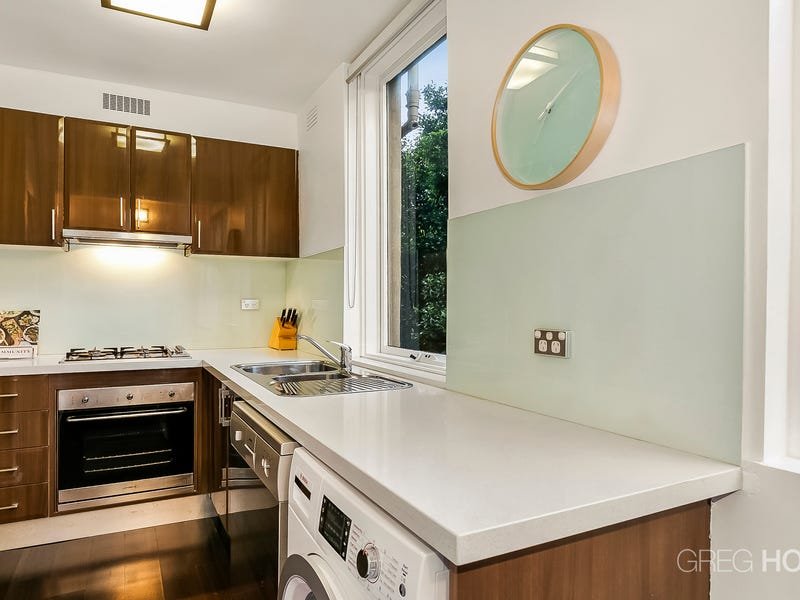 2/199 Montague St, South Melbourne image 4