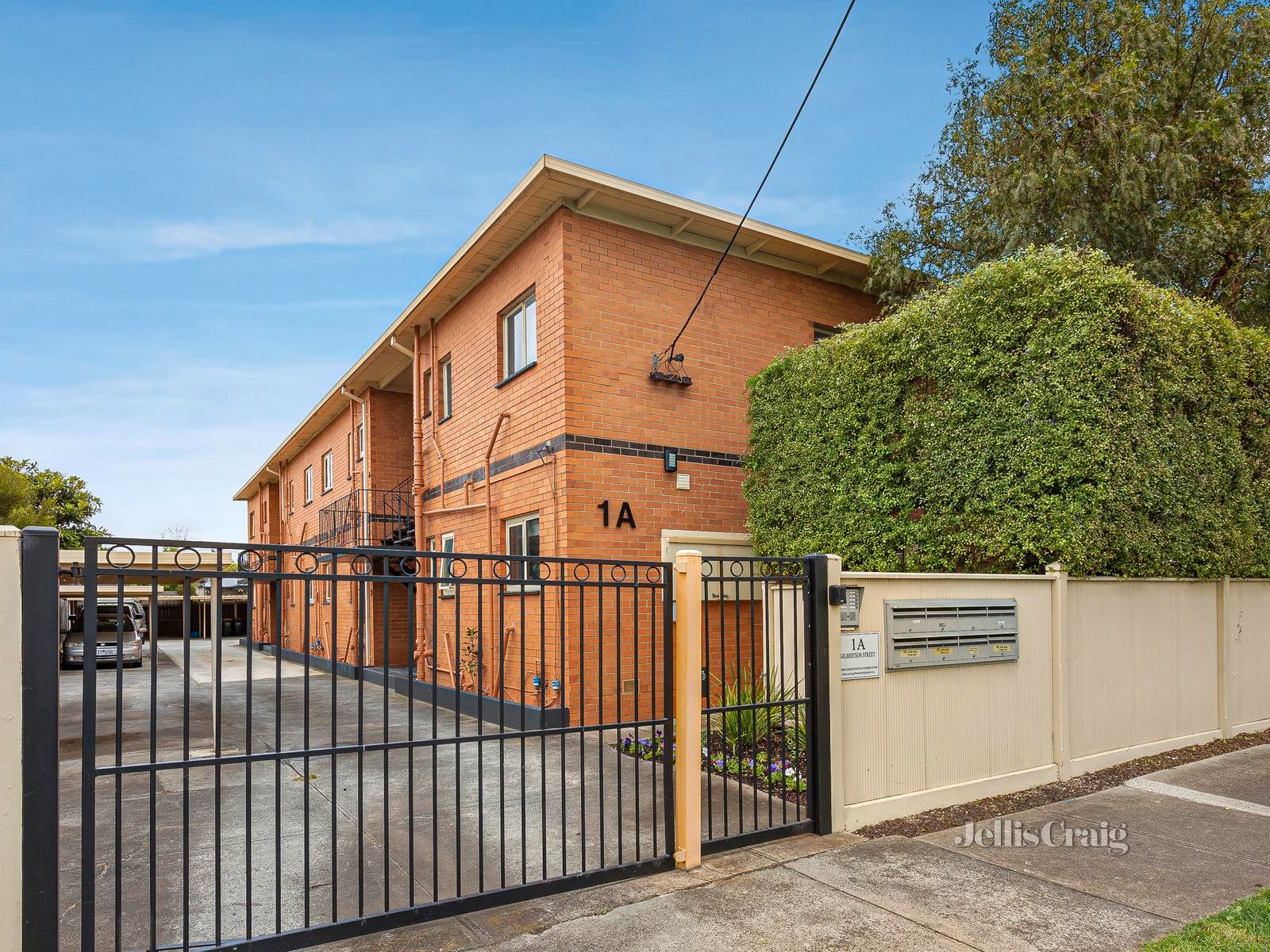 2/1A Gilbertson Street, Essendon image 7