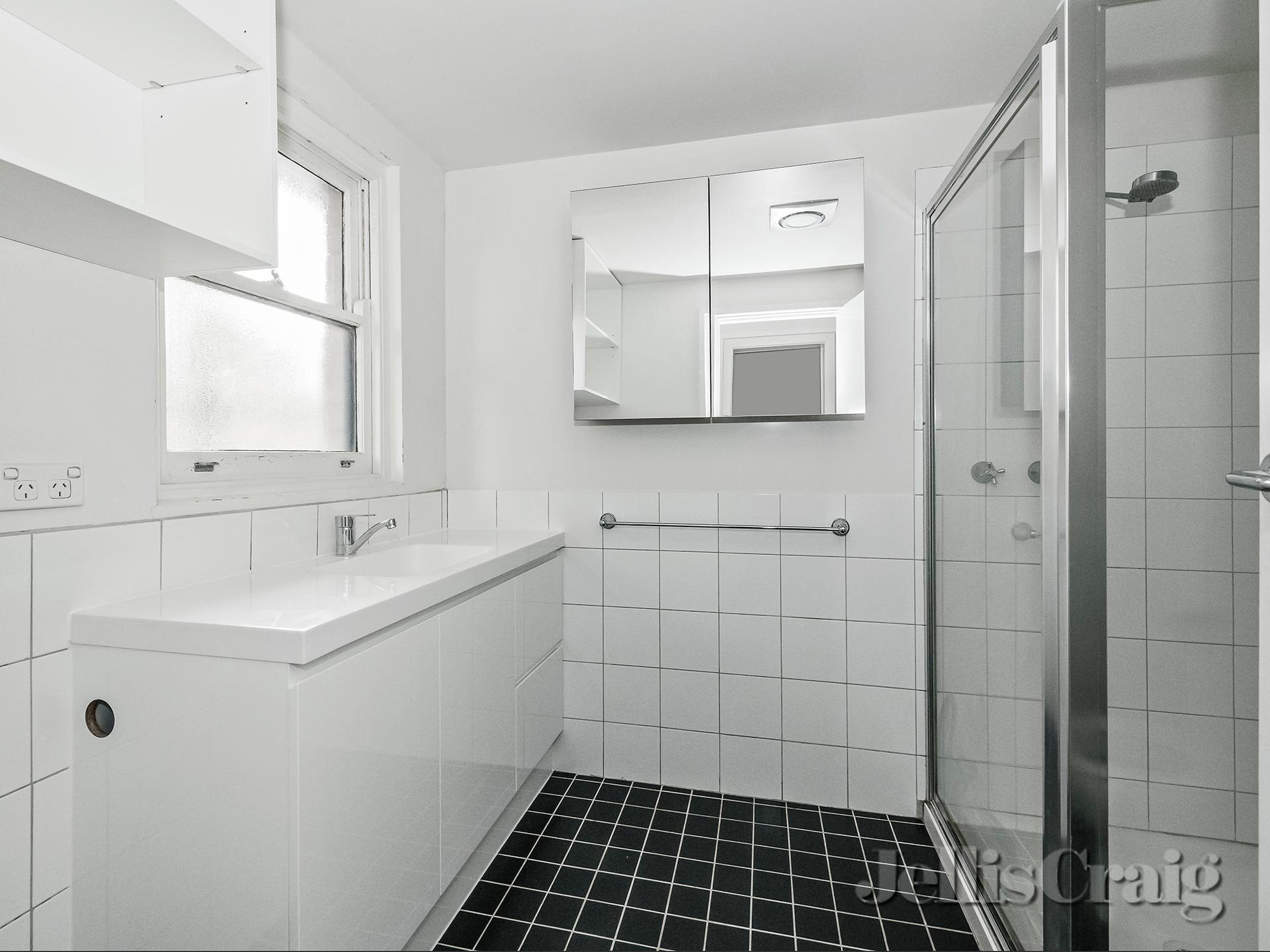 2/1a Hughenden Road, St Kilda East image 5