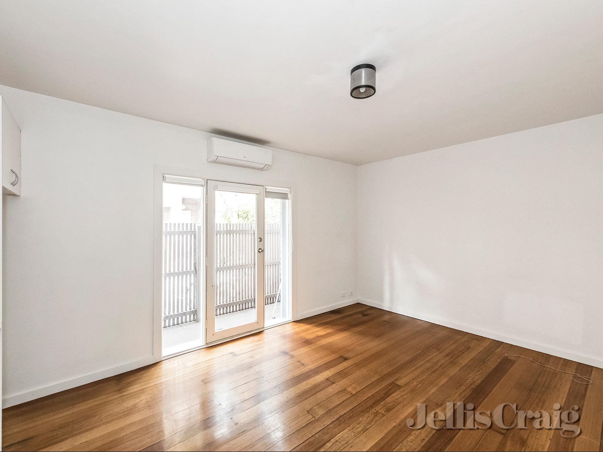 2/1a Hughenden Road, St Kilda East image 3