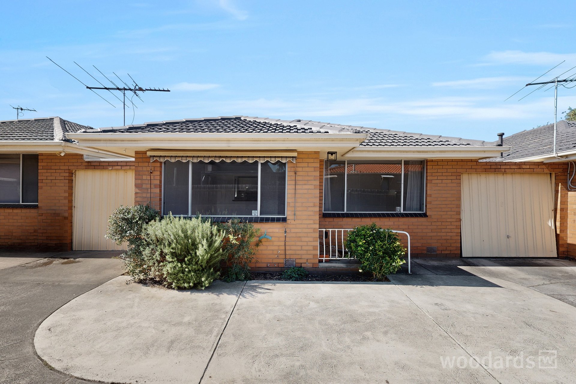 2/1a McCulloch St
