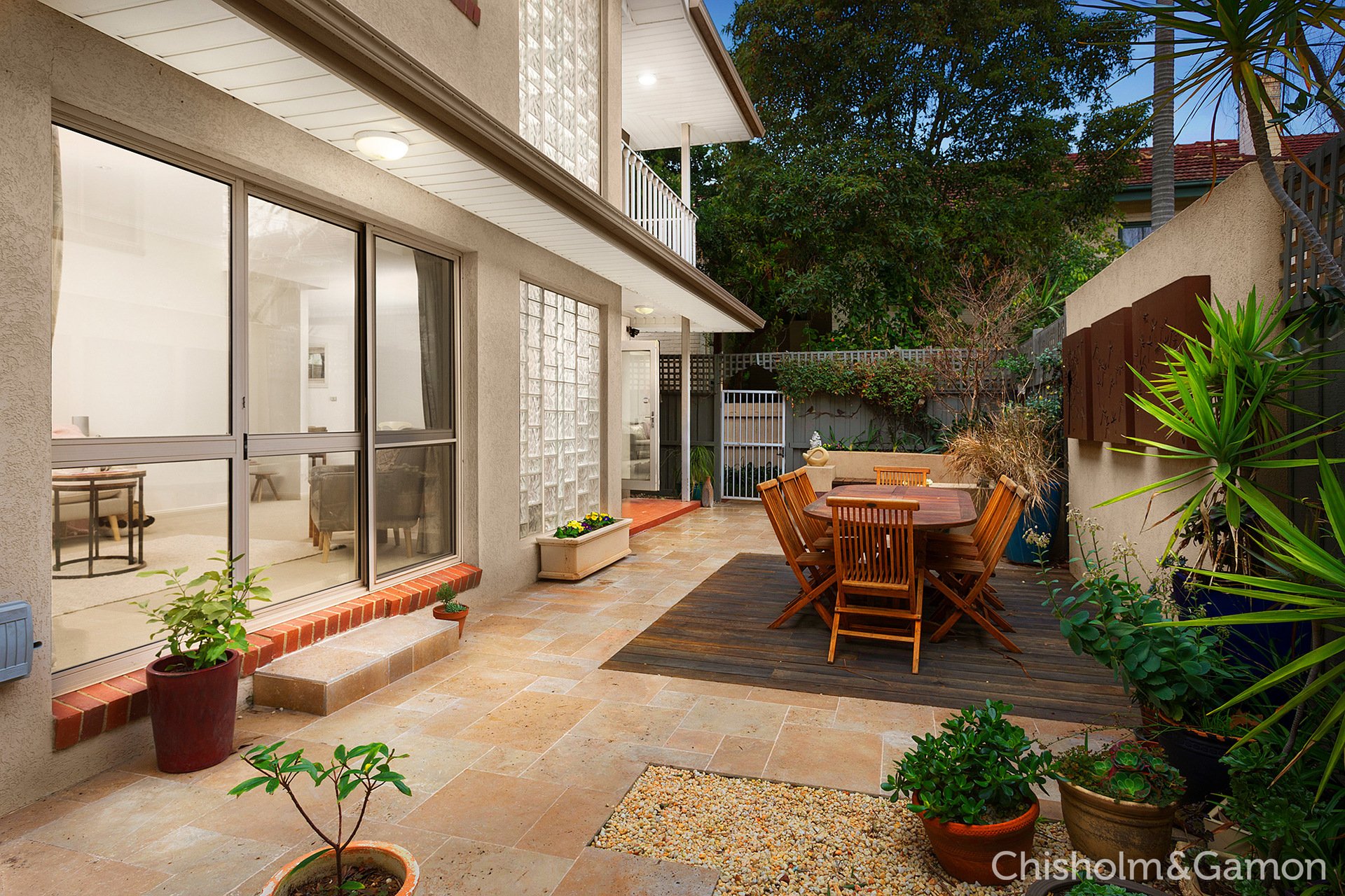 21A Pine Avenue, Elwood image 2