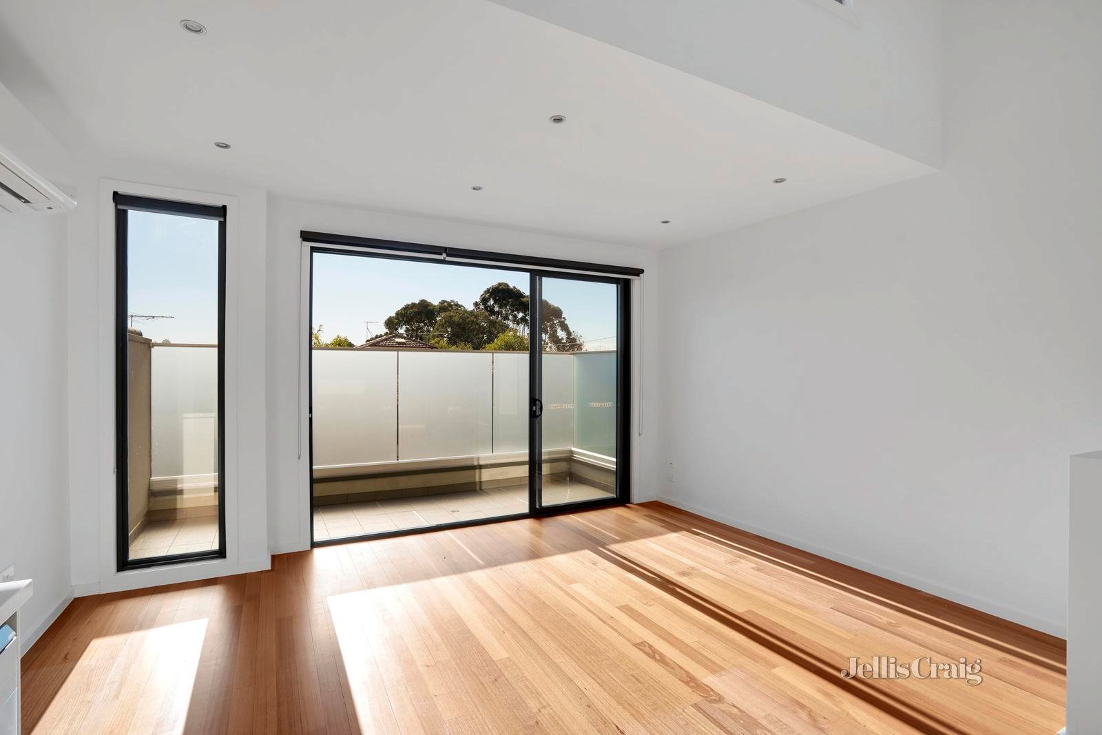 2/1A Plymouth Avenue, Pascoe Vale image 5