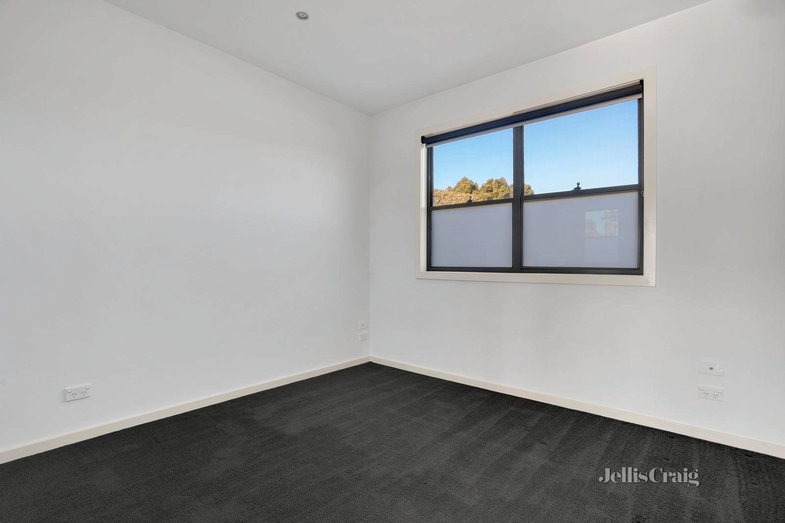 2/1A Plymouth Avenue, Pascoe Vale image 9