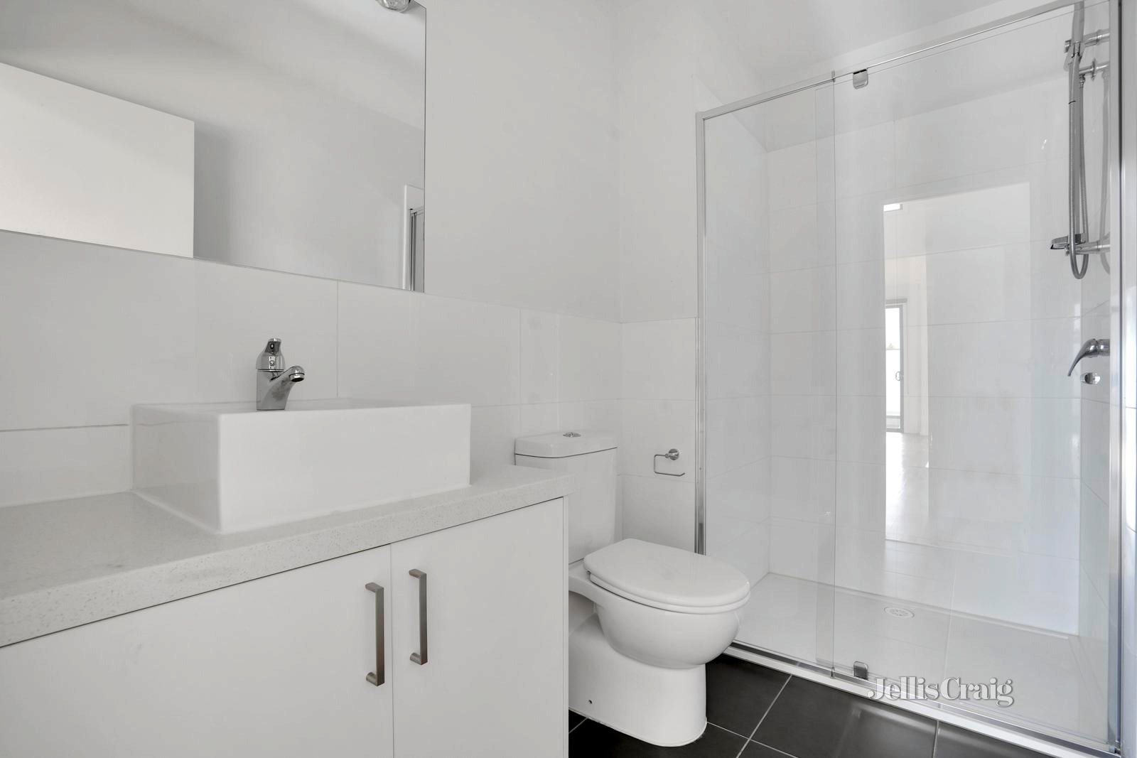 2/1A Plymouth Avenue, Pascoe Vale image 10