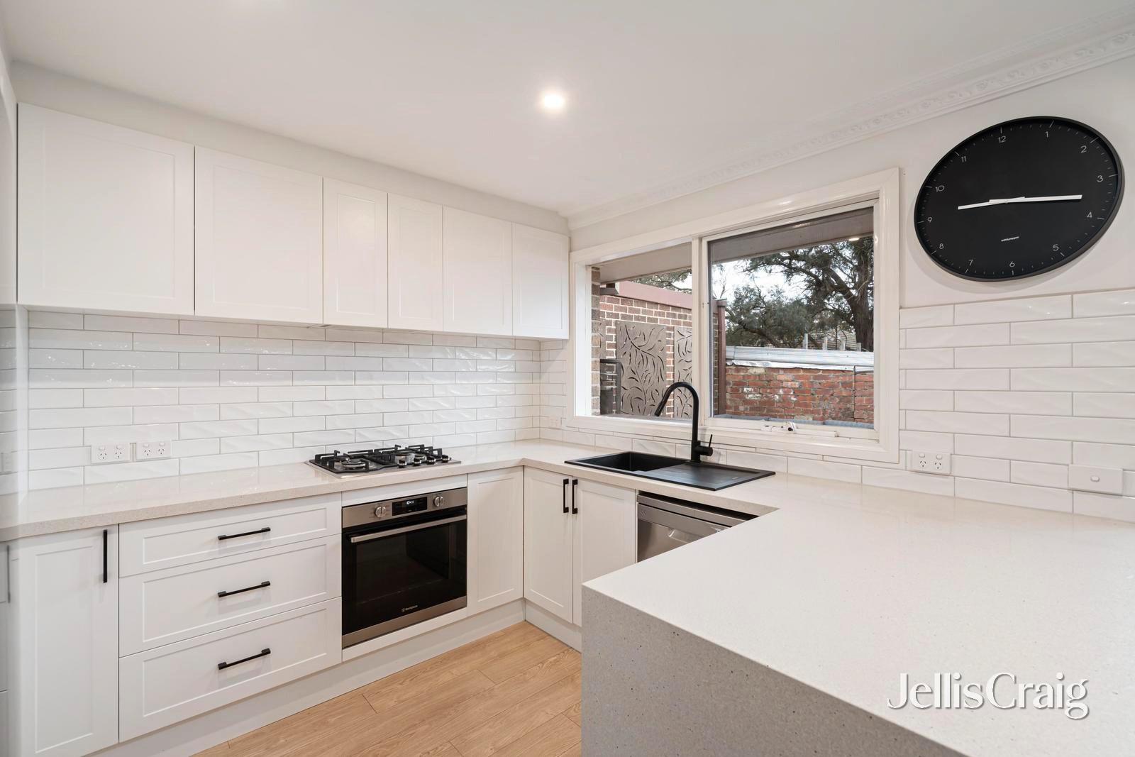 2/1a Service Road, Blackburn image 9