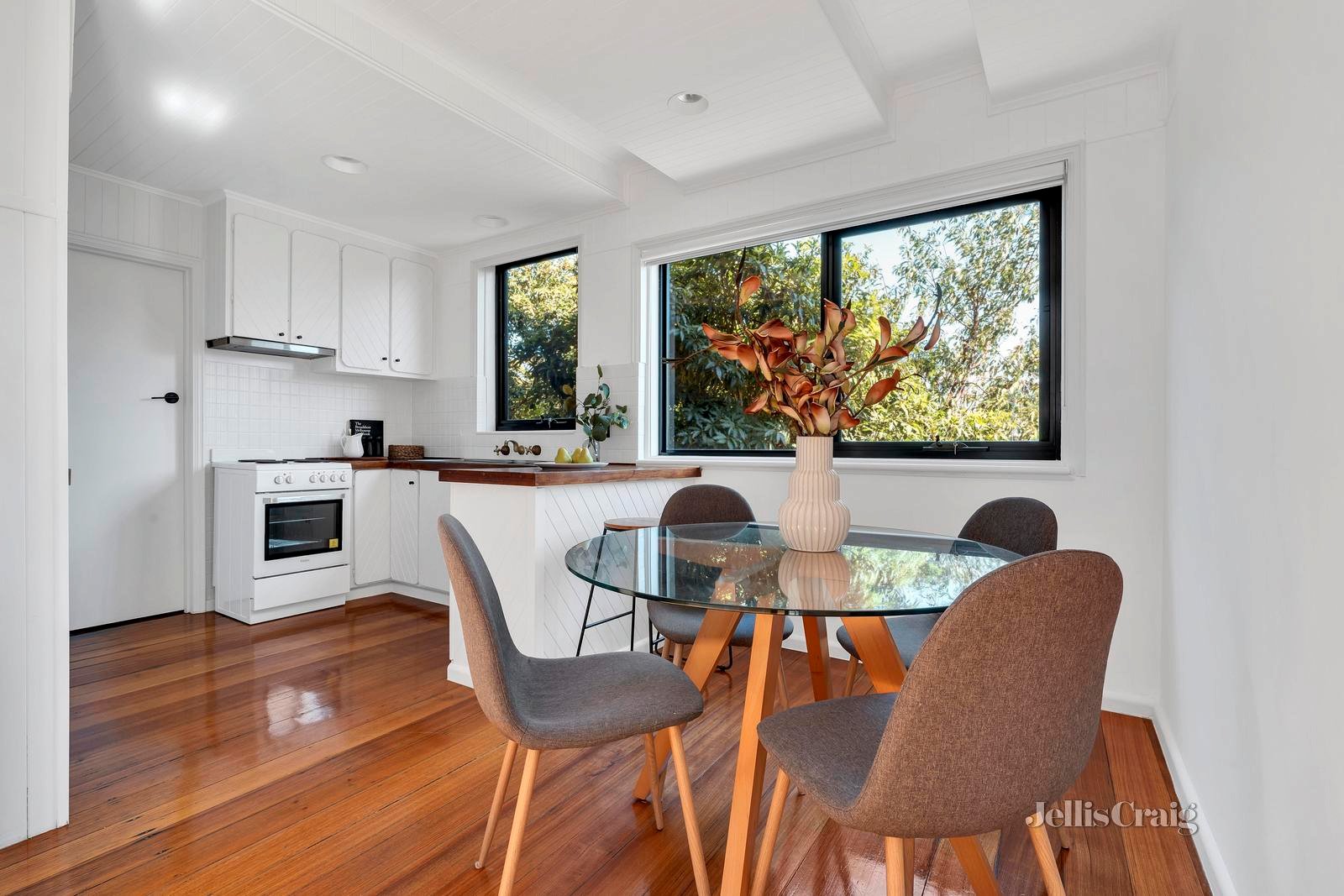 2/1A View Street, Pascoe Vale image 5