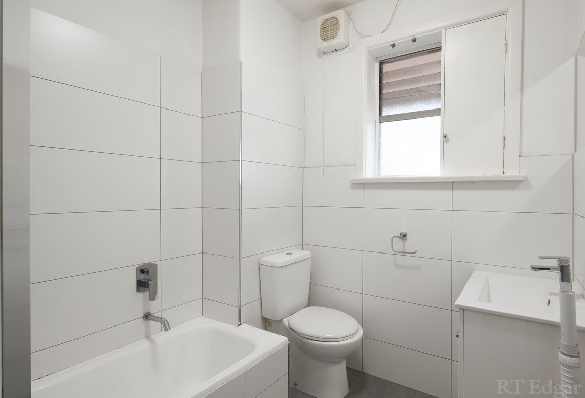 Property Gallery Thumbnail 8
