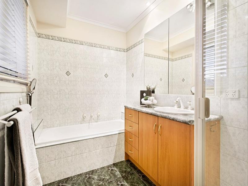 21b Scheele Street, Surrey Hills image 8