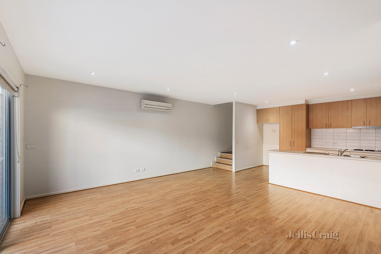 2/1B Wilkinson Street, Reservoir image 3