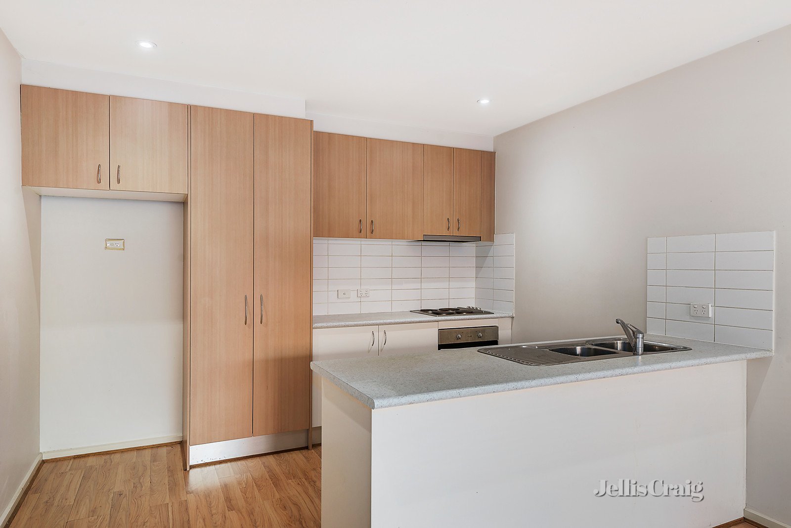 2/1B Wilkinson Street, Reservoir image 4