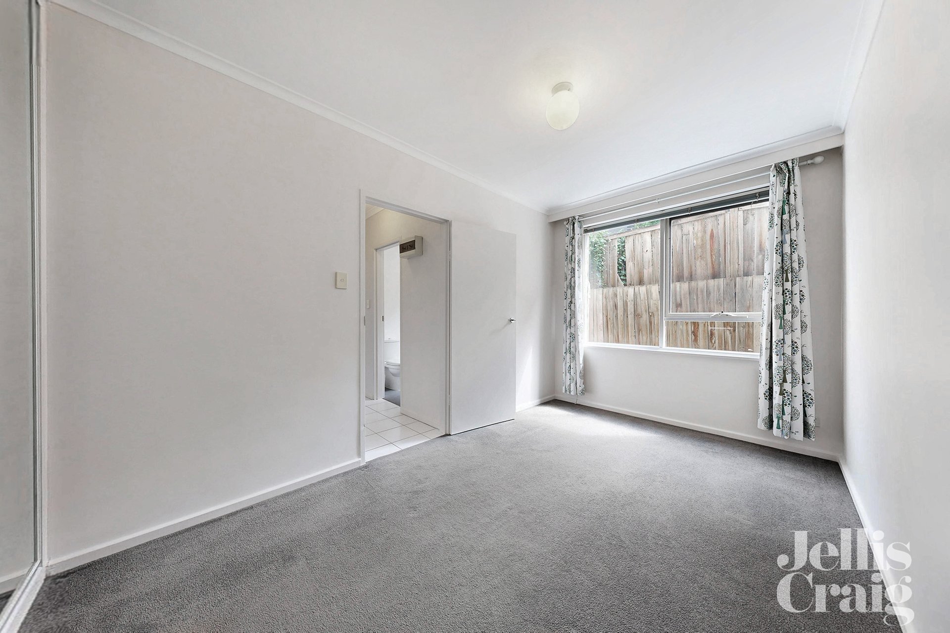 2/1C Kangaroo Road, Murrumbeena image 4