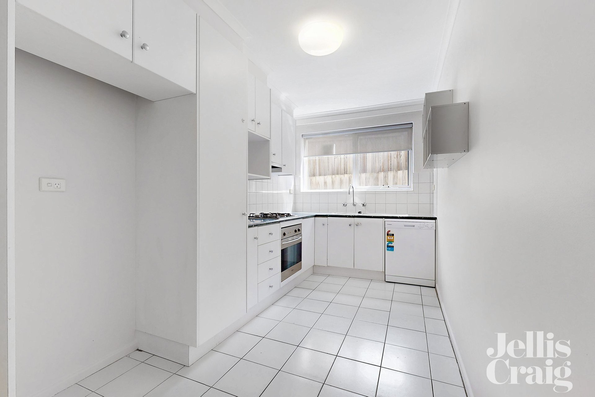 2/1C Kangaroo Road, Murrumbeena image 1
