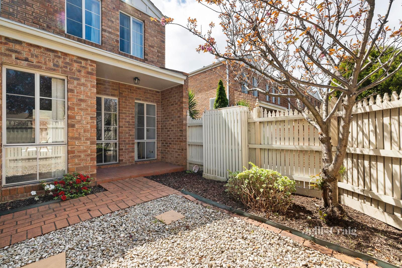 2/1D Tovan Akas Avenue, Bentleigh image 2