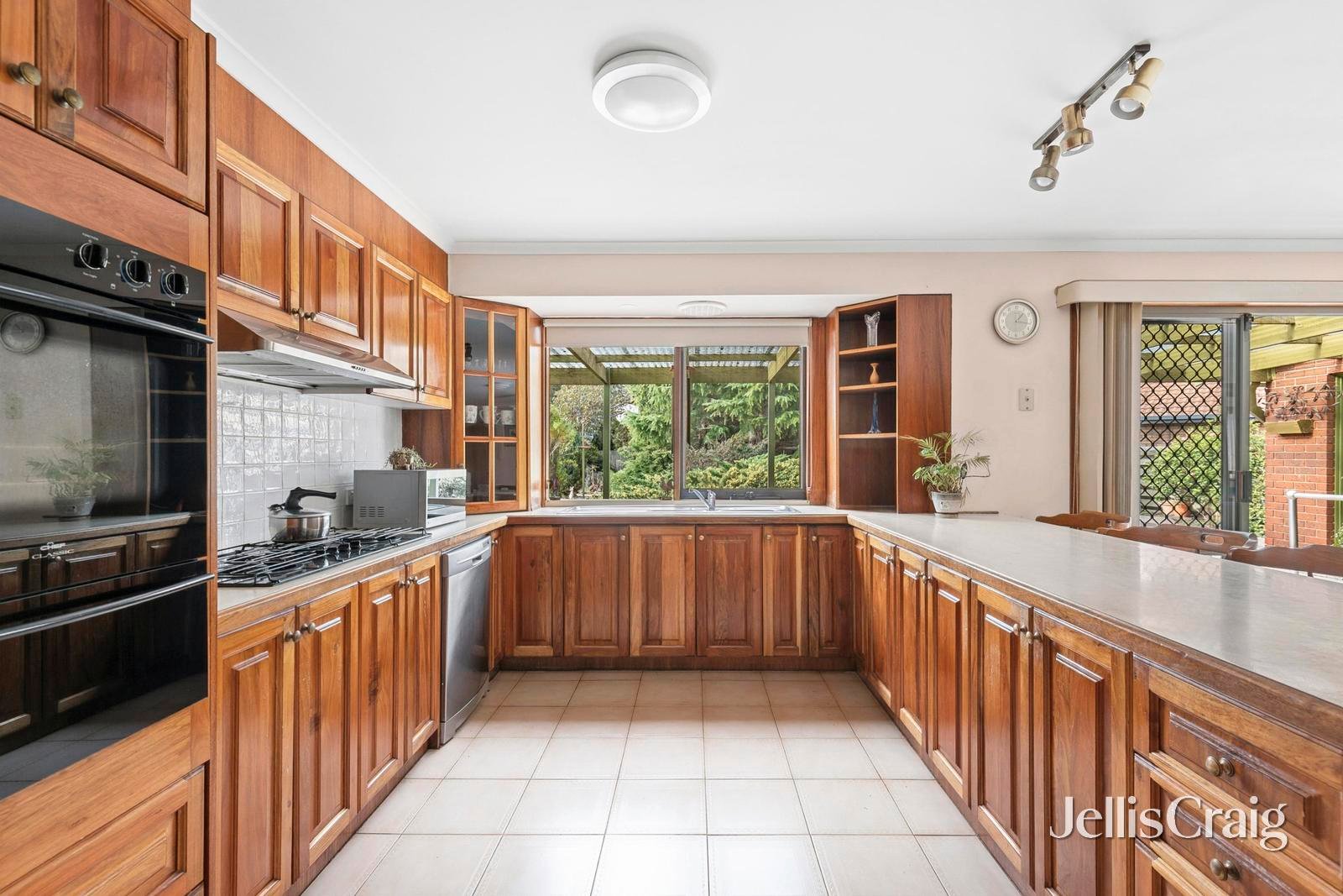 22-24 Cromwell Drive, Lara image 5