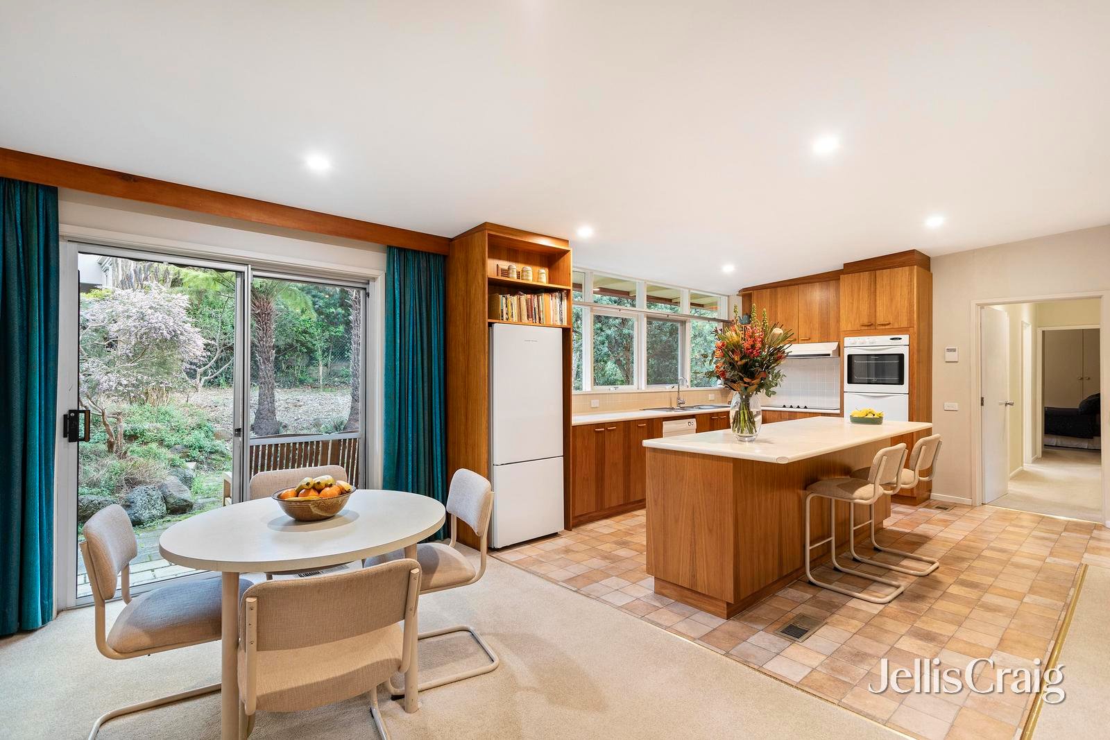 22-24 Feversham Avenue, Park Orchards image 5