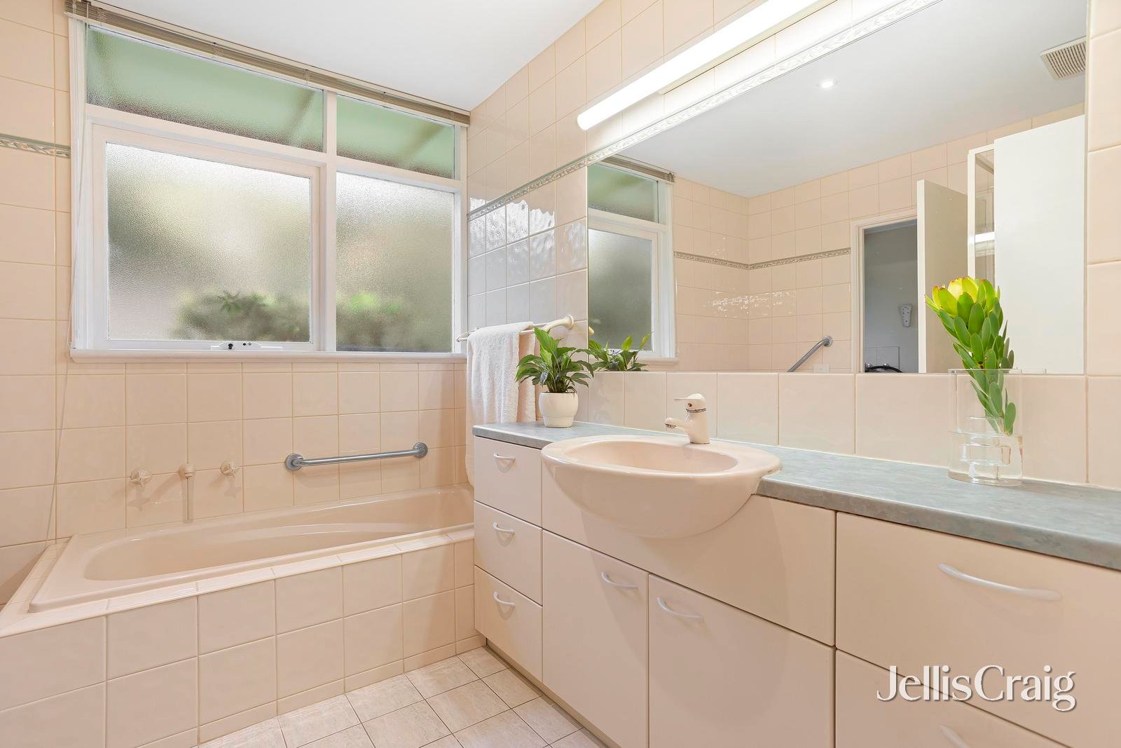 22-24 Feversham Avenue, Park Orchards image 8