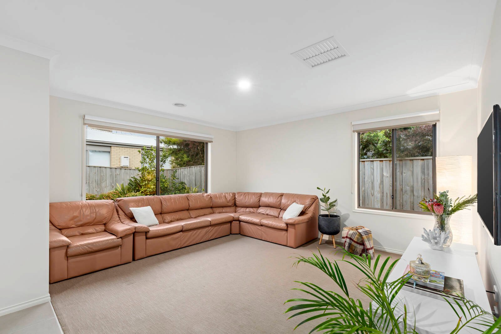 Property Gallery Thumbnail 9