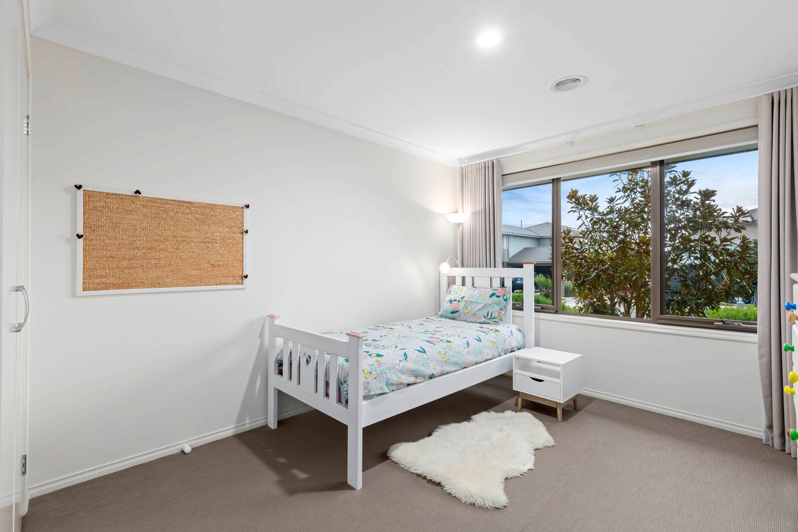 Property Gallery Thumbnail 13