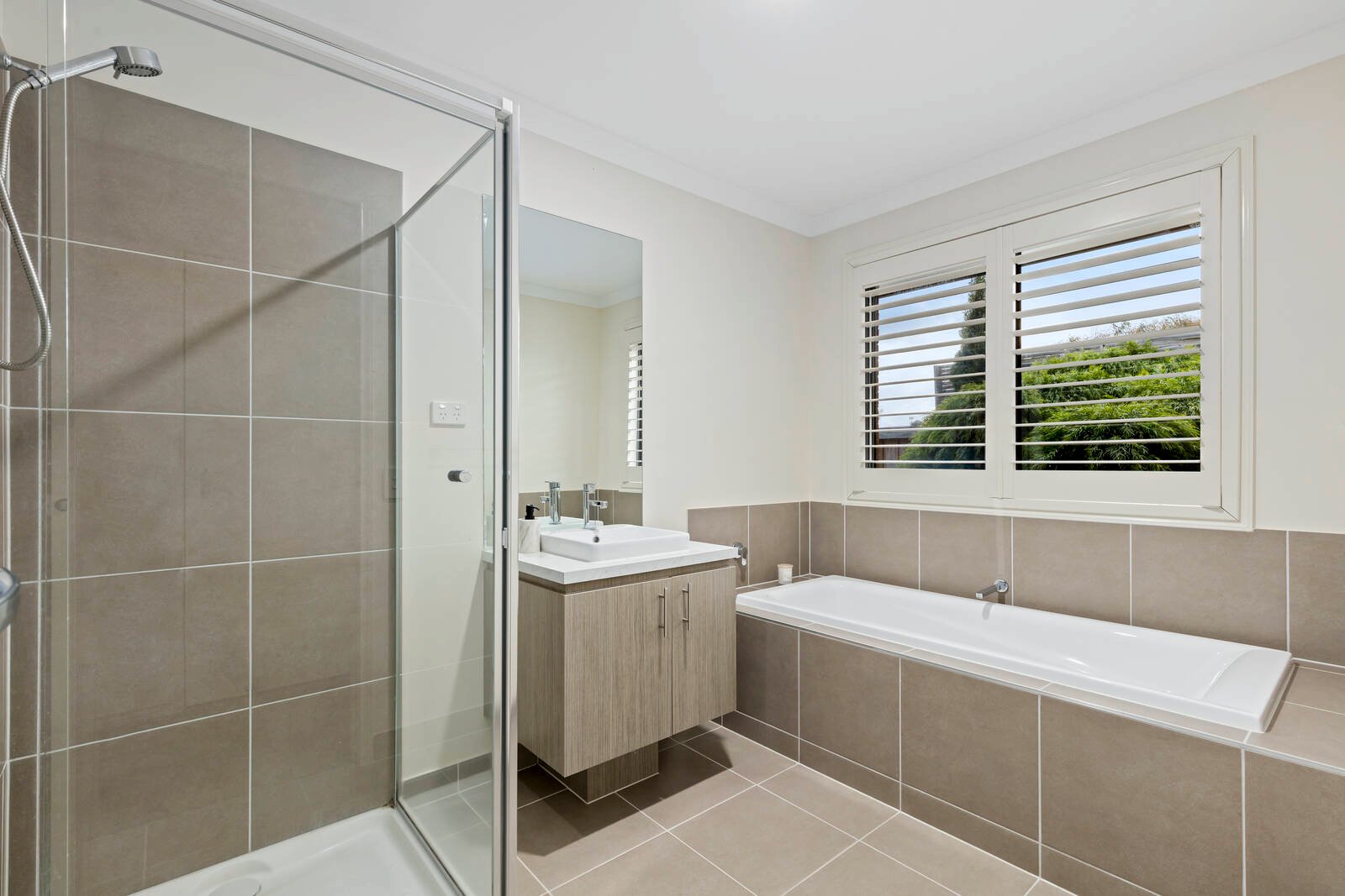 Property Gallery Thumbnail 14